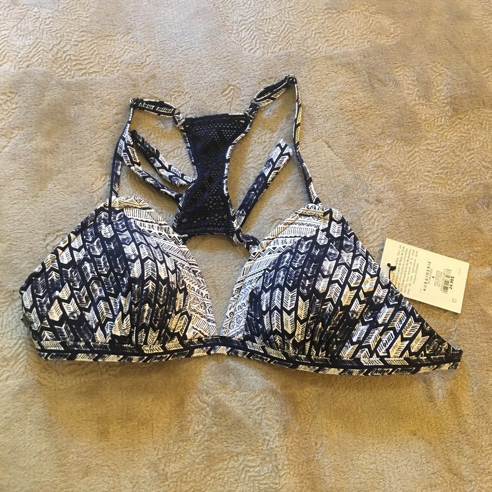NWT Vero black and white bikini top Size 4